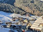 Vista sugli alloggi a Ischgl con Silvretta Therme