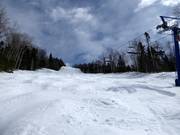 Pista di gobbe sotto la seggiovia quadriposto