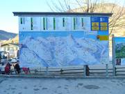 Tabellone informativo dettagliato con informazioni aggiornate sullo stato operativo