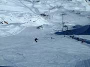 Alla sciovia Maurergletscher si scende in modo sportivo e ripido.