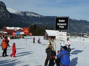 Punto di raduno della scuola di sci presso la stazione a valle dell'Hausberg