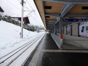 Il nuovo Grindelwald Terminal: si passa dalla ferrovia e bus alla cabinovia, senza barriere 