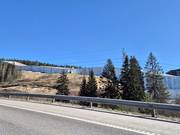 Vista dalla strada E6 sulla ski hall SNØ vicino a Oslo