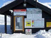 Informazioni presso la stazione a valle dello skilift Kari Traa