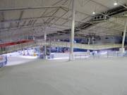 Skihalle SNØ vicino a Oslo con piste da fondo sul soffitto della hall
