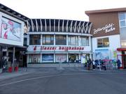 Area casse curata alla stazione a valle di Lienz