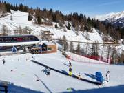 Il tappeto mobile alla stazione a monte della cabinovia