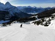 Vista dalla pista Panorama sull’Issentalkopf nella Tiroler Zugspitz Arena