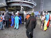 Il personale è presente all'ingresso delle cabinovie.