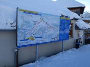 Tabellone informativo alla stazione a valle