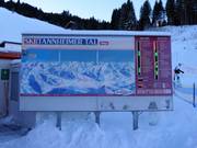 Tabellone informativo alla stazione a valle