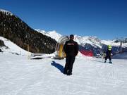 Il personale cordiale è presente anche sul tappeto mobile