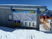 Tabellone informativo dettagliato con informazioni aggiornate sullo stato di funzionamento